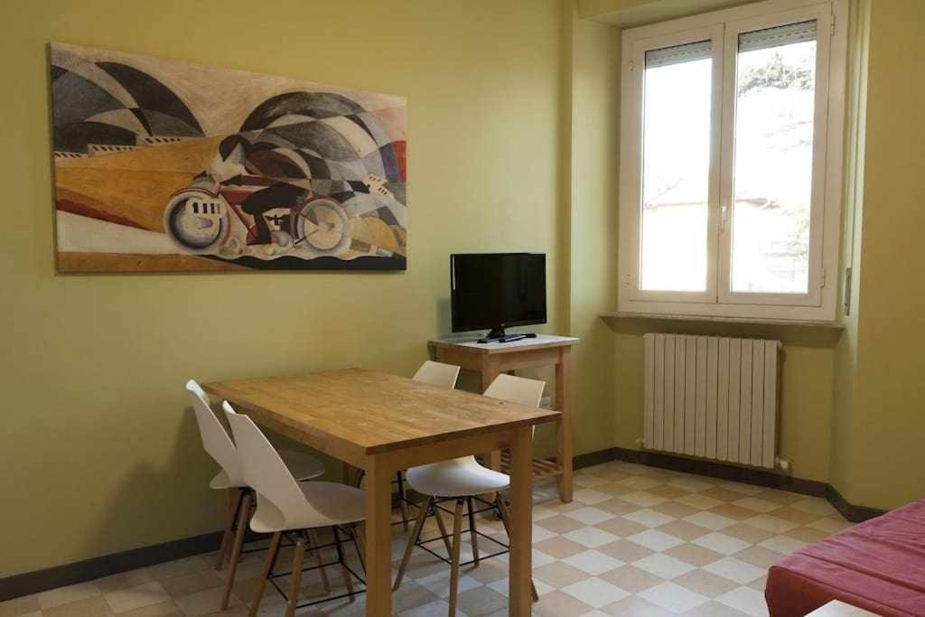 Ospitaci Appartamenti Viale Mezzetti Foligno Bagian luar foto